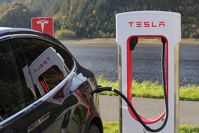 Comparing Tesla, Rivian, and Other Leading EV Brands